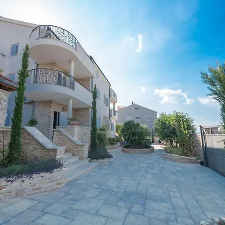 Villa Karlo Betina (Sibenik-Knin)