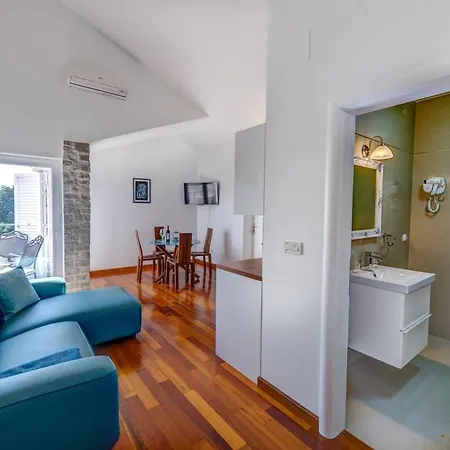Villa Karlo Betina (Sibenik-Knin)