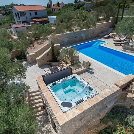 Karlo Betina (Sibenik-Knin)